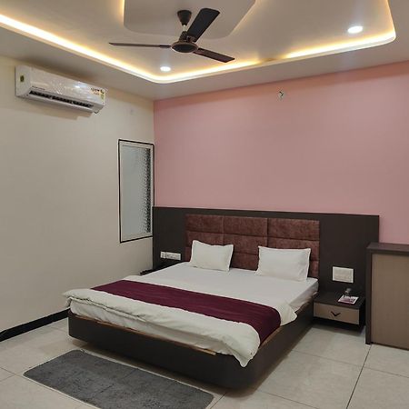 Yashomati Hotel Maheshwar Екстериор снимка