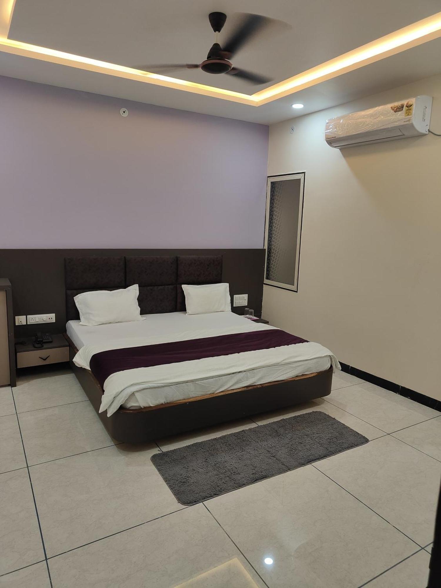 Yashomati Hotel Maheshwar Екстериор снимка