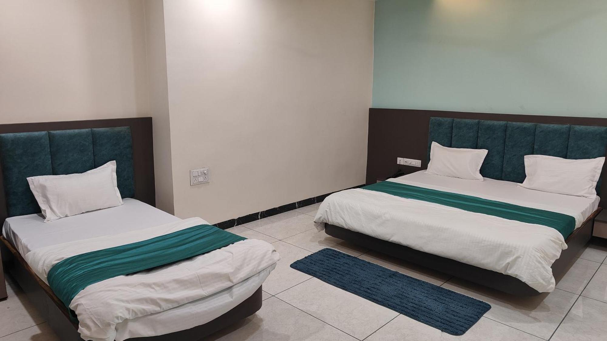 Yashomati Hotel Maheshwar Екстериор снимка