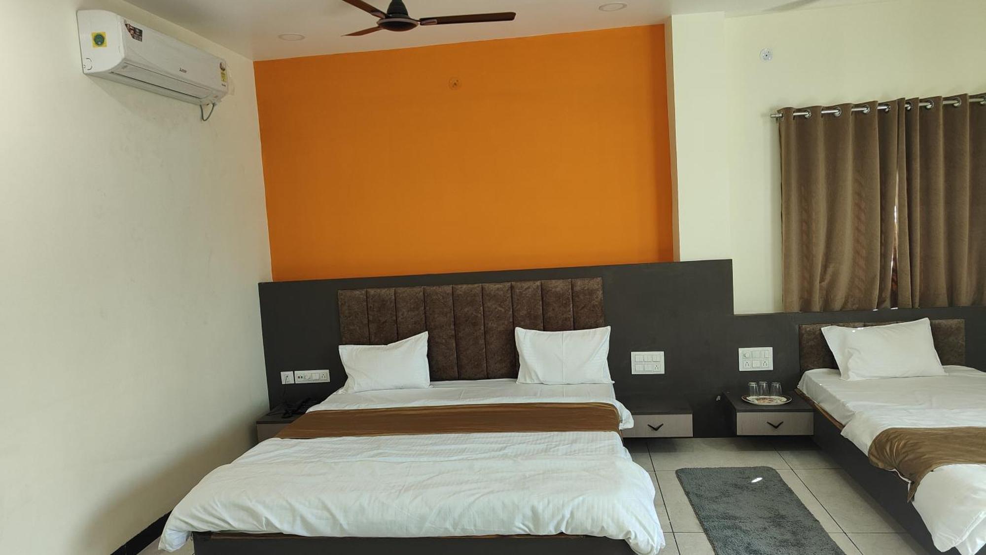 Yashomati Hotel Maheshwar Екстериор снимка